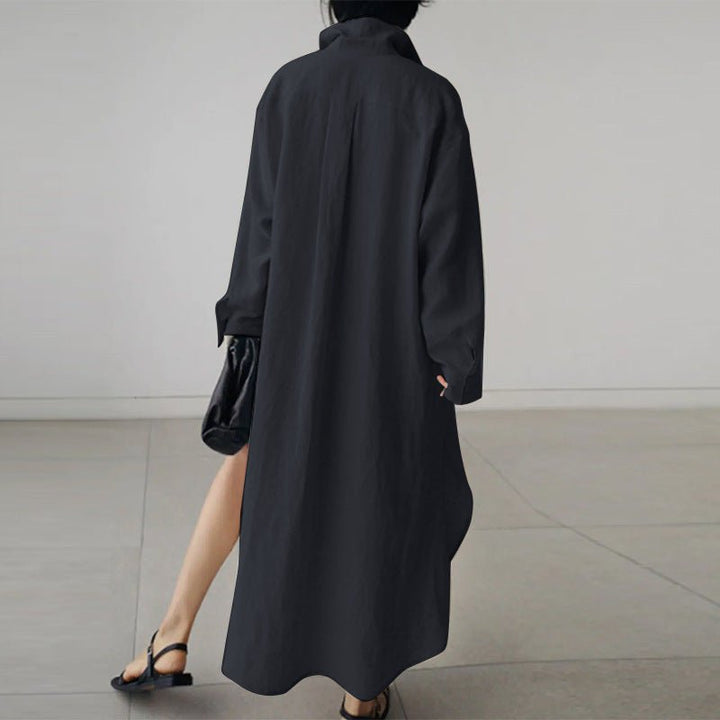 Comfortable women's oversized shirt dress, long sleeve, loose fit, ideal for summer, beach, or resort vacations.