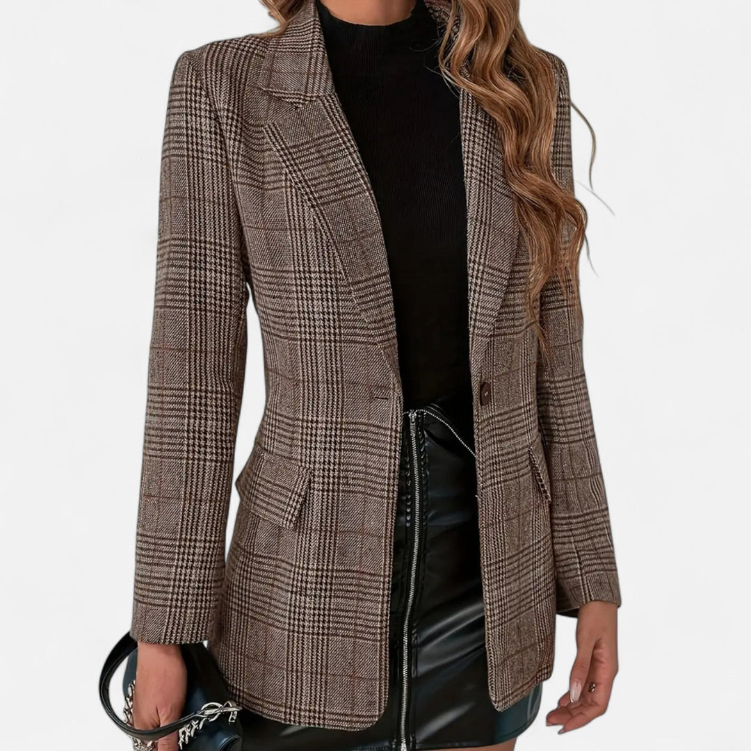 Women's plaid blazer in heritage style. Single-breasted tailored jacket perfect for office fashion or smart casual.