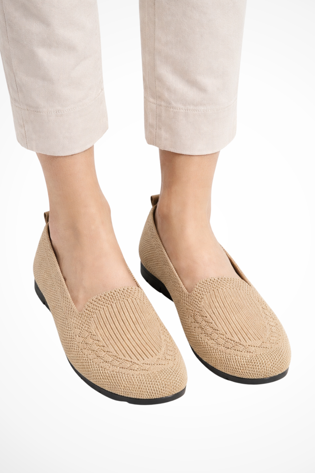 Soft & comfortable women's round toe ballet flats, easy slip-on for everyday fashion.