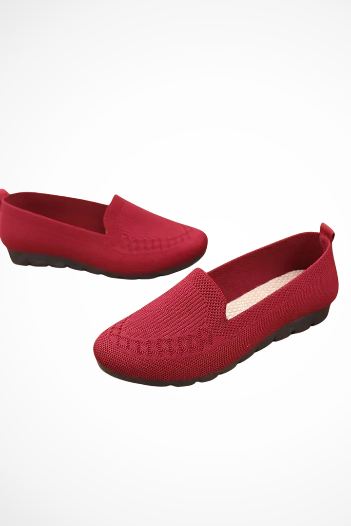Versatile women's round toe ballet flats, perfect for casual or elegant everyday wear.