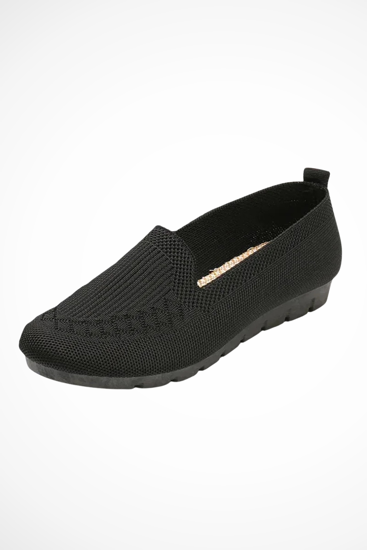 Easy slip-on round toe ballet flats for women, comfortable and casual everyday footwear.