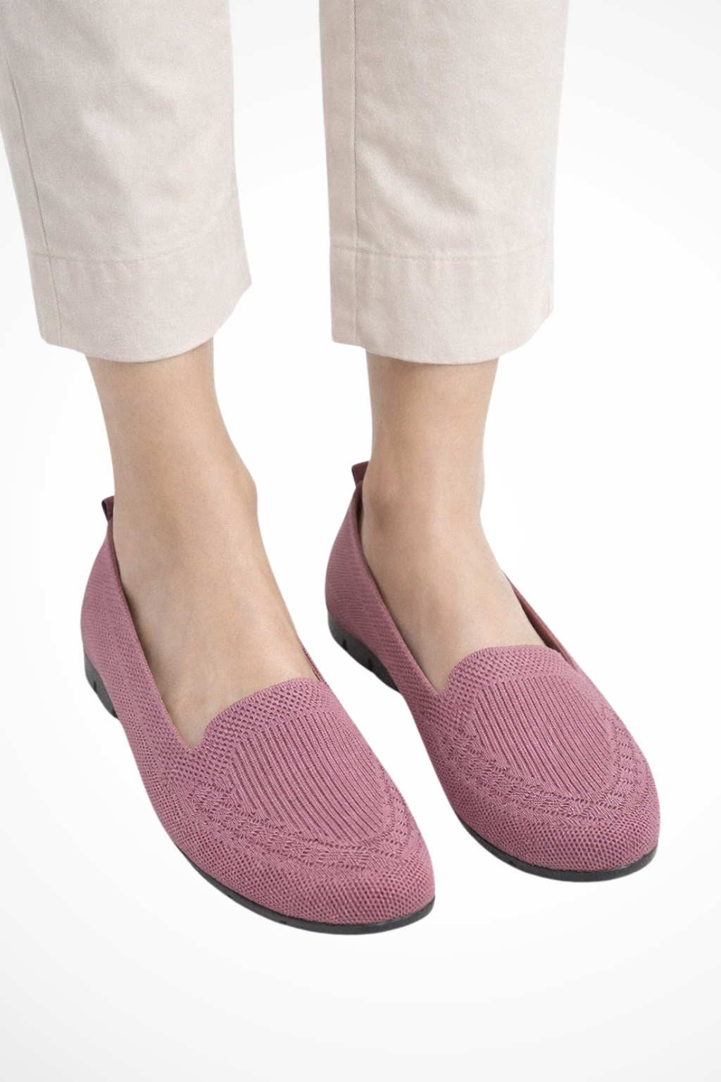 Casual women's round toe ballet flats, simple slip-on design for comfortable everyday wear.