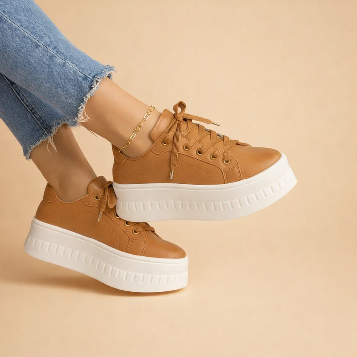 Women's urban platform sneakers, white with chunky sole, perfect for trendy everyday casual style.