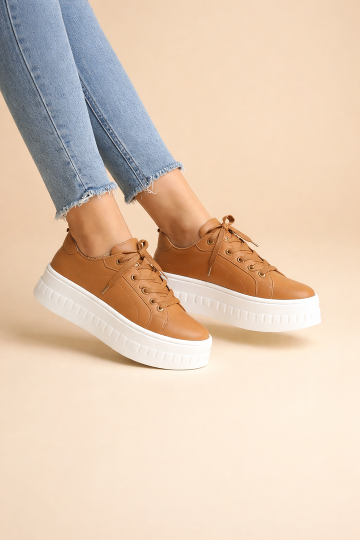 Elevate your everyday style with these women's urban platform sneakers, combining comfort with trendy chunky soles.