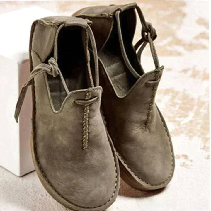 Chic & comfortable women's lace-up flats with stitching detail, ideal for versatile everyday wear.
