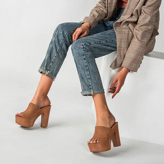 Women's elegant dark blue platform sandals, ideal for casual wear with a chunky heel.