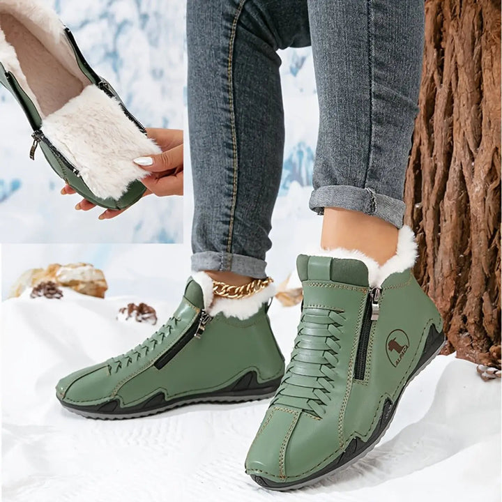 Cozy women's ankle boots, faux-fur lined, zip-up closure, ideal for comfort in cold weather.
