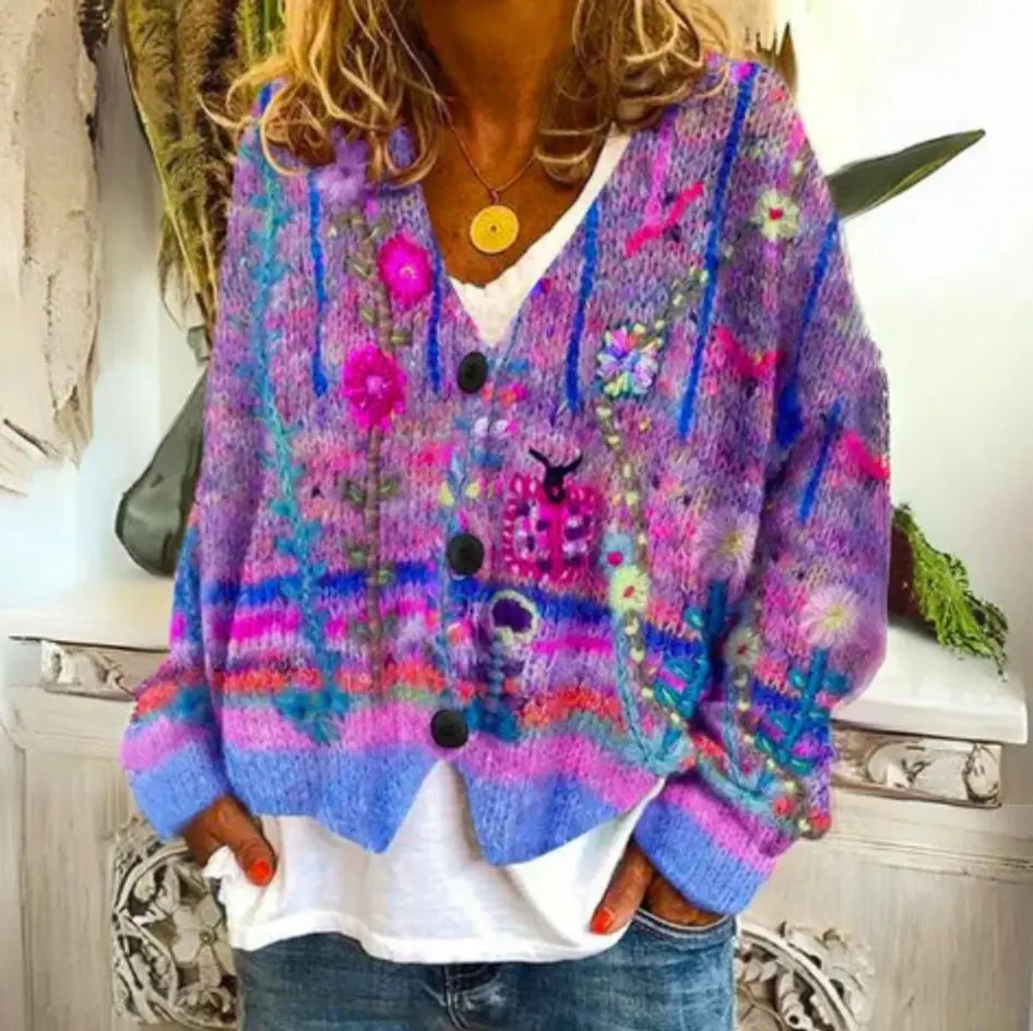 Stylish women's floral button-up cardigan, relaxed fit with chest pocket, ideal casual outerwear for winter.