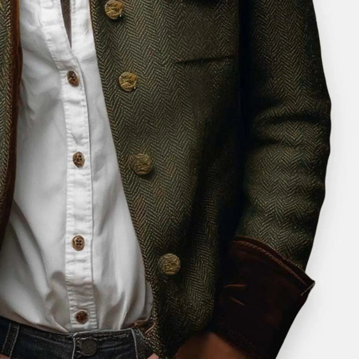 Structured women's quilted jacket featuring luxurious gold buttons, ideal as smart casual fall and winter outerwear.
