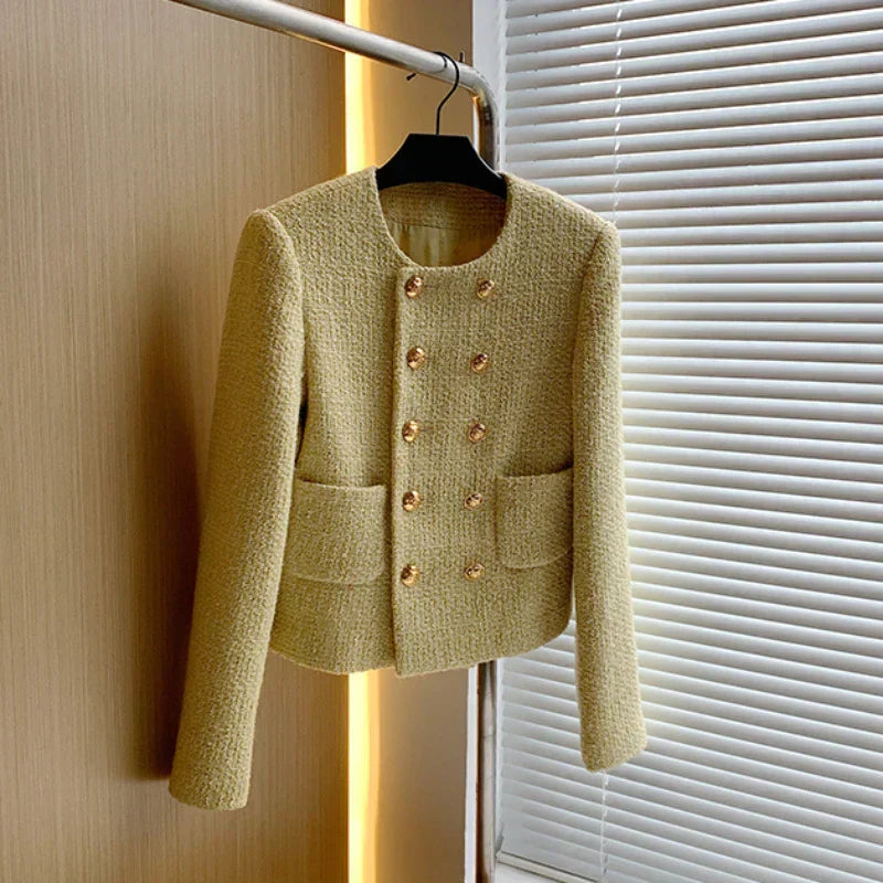 Women's lightweight casual short jacket, perfect chic layer, breathable fabric, versatile colors, stylish for any outfit.