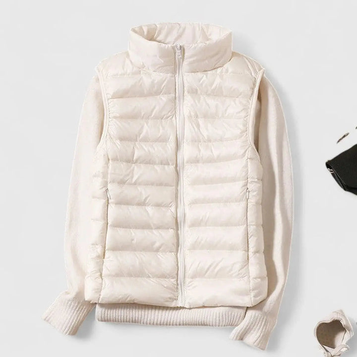 Stylish ladies' quilted vest, open, ideal for everyday style and casual lightweight outerwear.