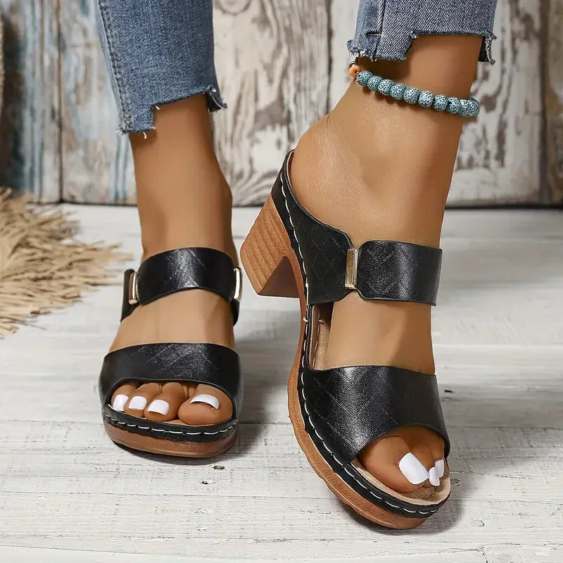 Orthopedic women's sandals, perfect for summer. Features comfortable platform & stylish quilted design.