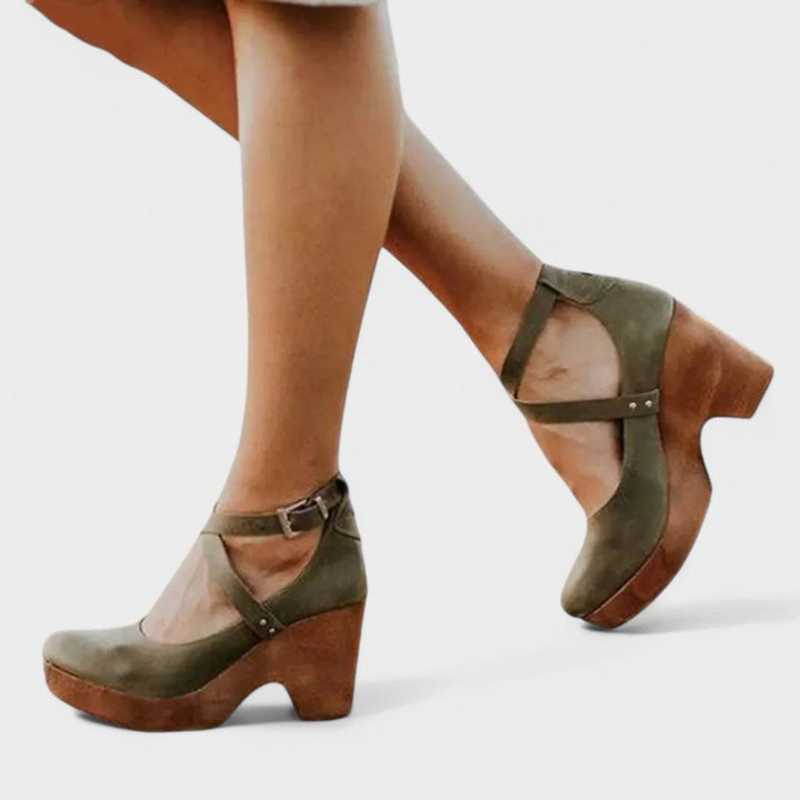 Supportive women's orthopedic platform sandals, closed-toe design with an ankle strap buckle, ideal for summer walking.