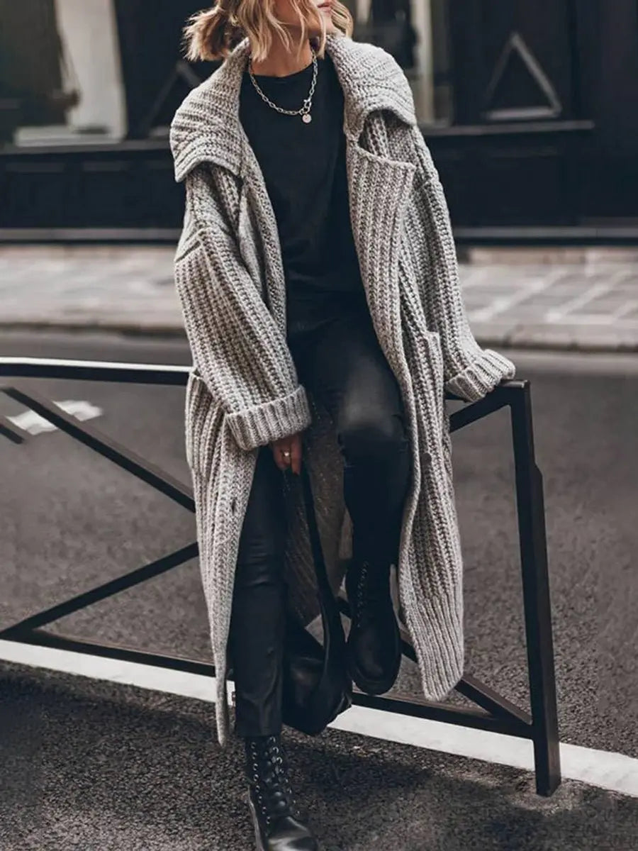 Women's oversized lapel longline cardigan, perfect for autumn & winter layering. Cozy & chic.