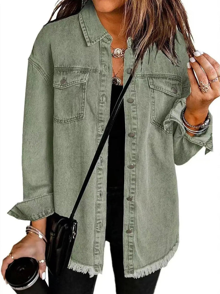 Women's longline oversized jacket in a casual fit, featuring practical snap buttons for everyday comfort.