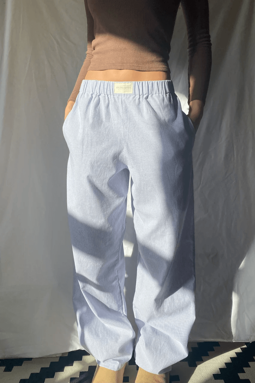 Women's Relaxed Lounge Trousers in soft, lightweight fabric with an elastic waistband, perfect for casual, laid-back style.