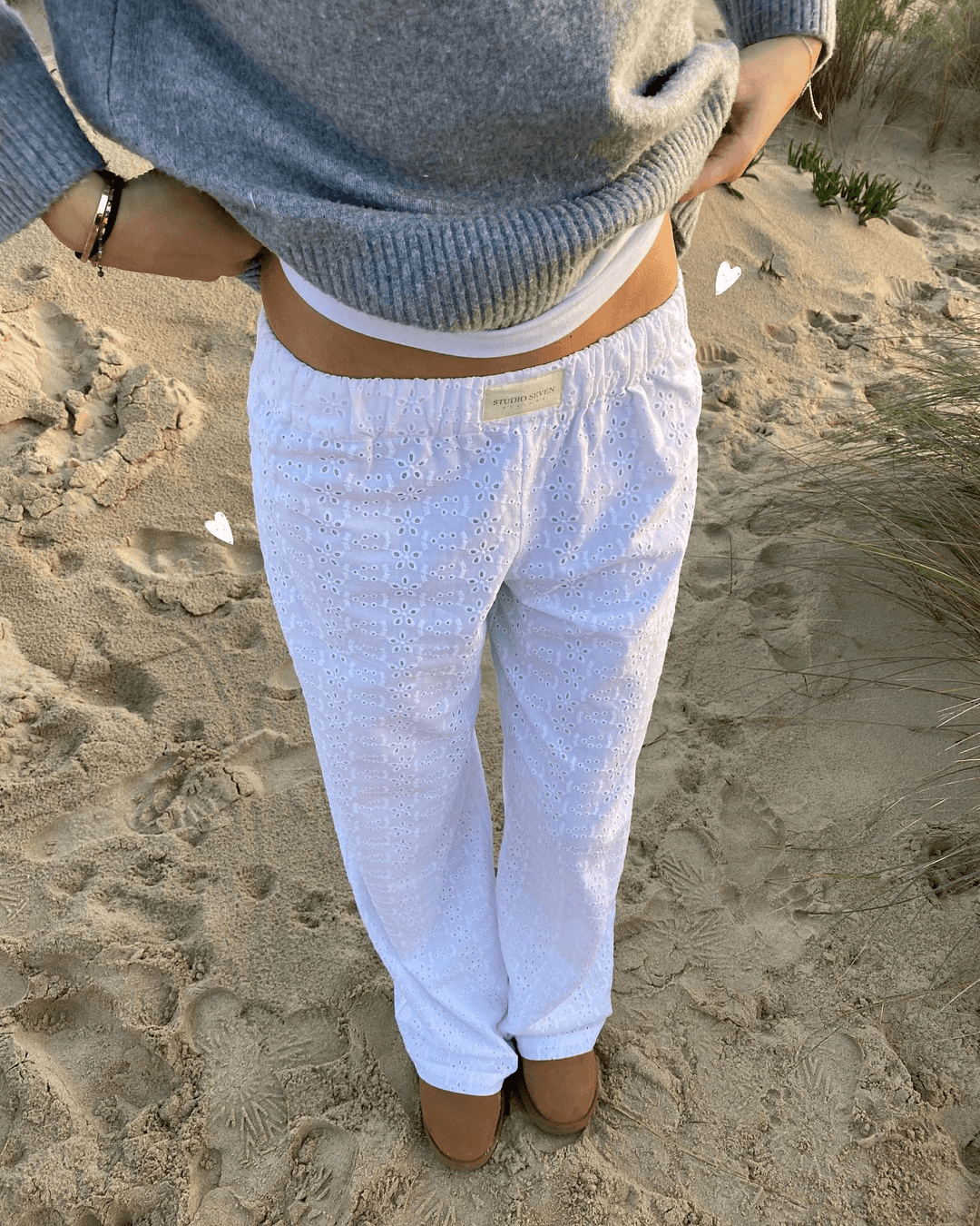 Women's Relaxed Lounge Trousers in soft, lightweight fabric with an elastic waistband, perfect for casual, laid-back style.