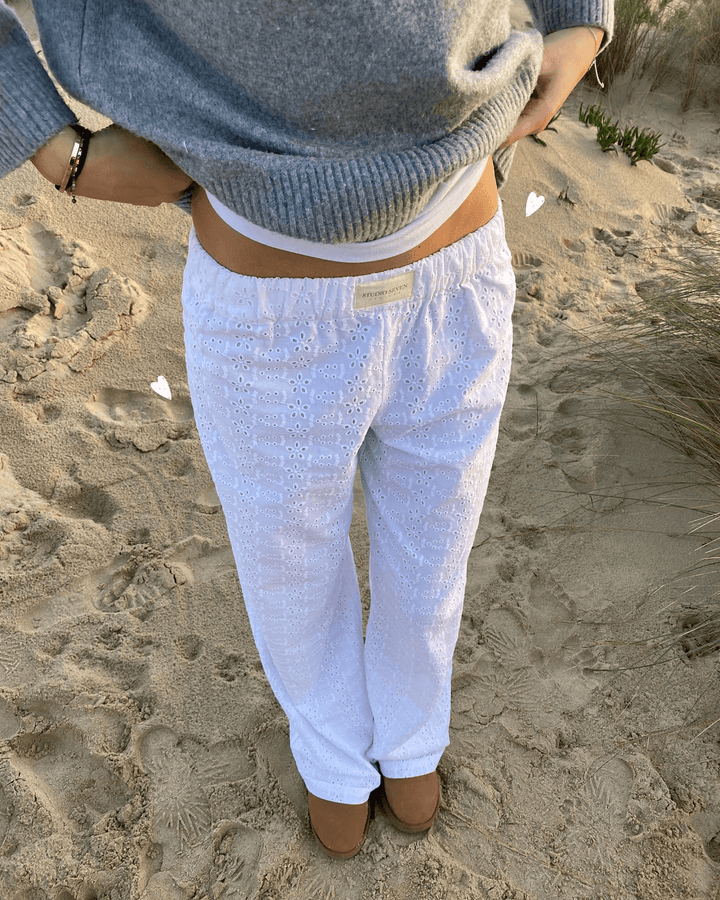 Women's Relaxed Lounge Trousers in soft, lightweight fabric with an elastic waistband, perfect for casual, laid-back style.