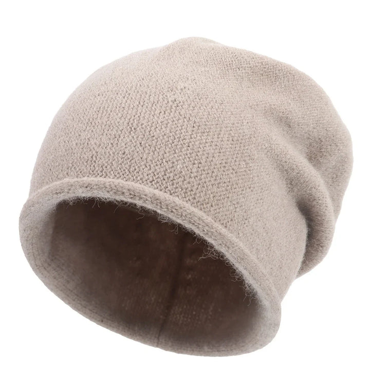 Fashionable women's slouchy beanie, enhancing casual style with a soft, comfortable fit.