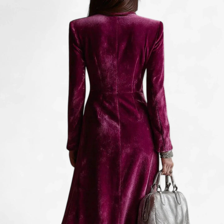 Versatile women's midi dress: magenta double-breasted style with lapel collar, long sleeves, and elegant side slit.