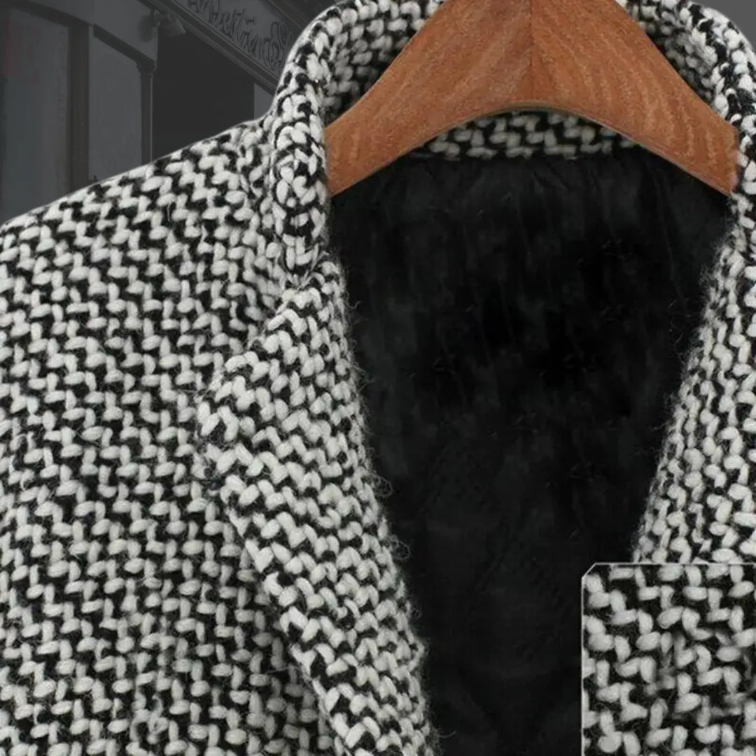 Stylish women's winter houndstooth single-button trench coat. Chic long outerwear for elegant fashion and warmth.