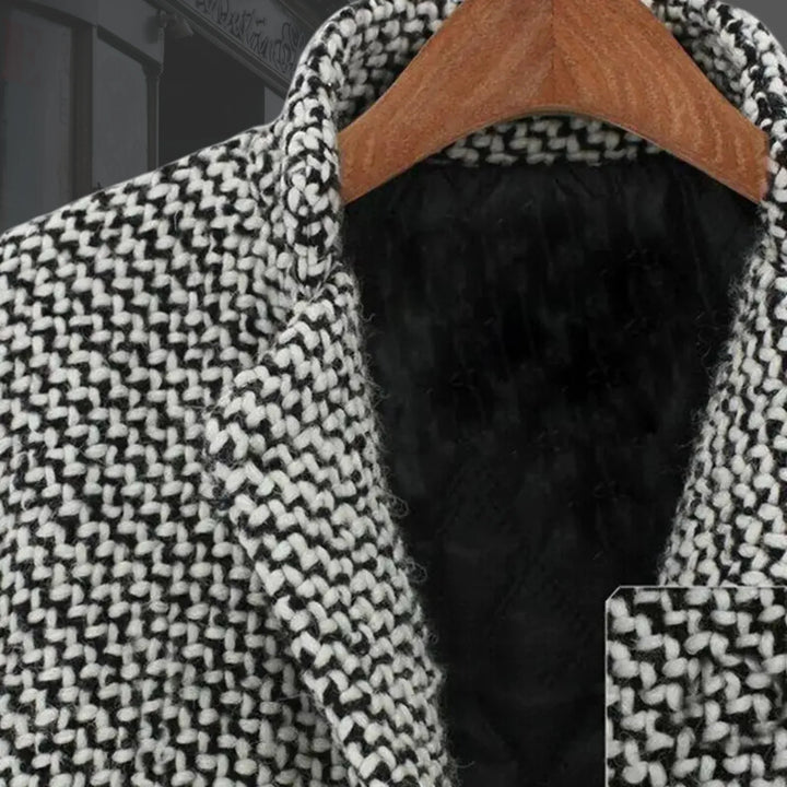 Stylish women's winter houndstooth single-button trench coat. Chic long outerwear for elegant fashion and warmth.