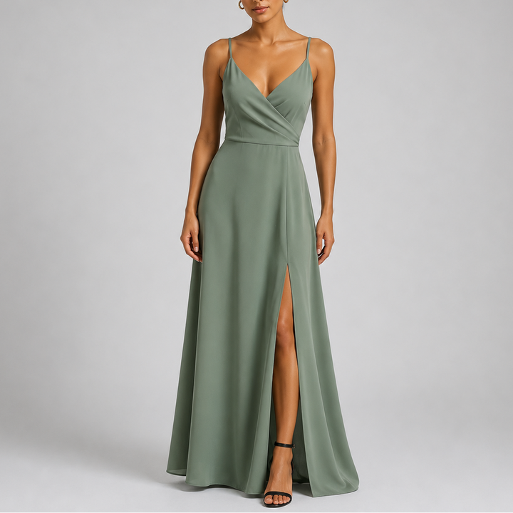 Stunning women's long maxi dress, ideal for evening occasions & formal wear. Flowing design.
