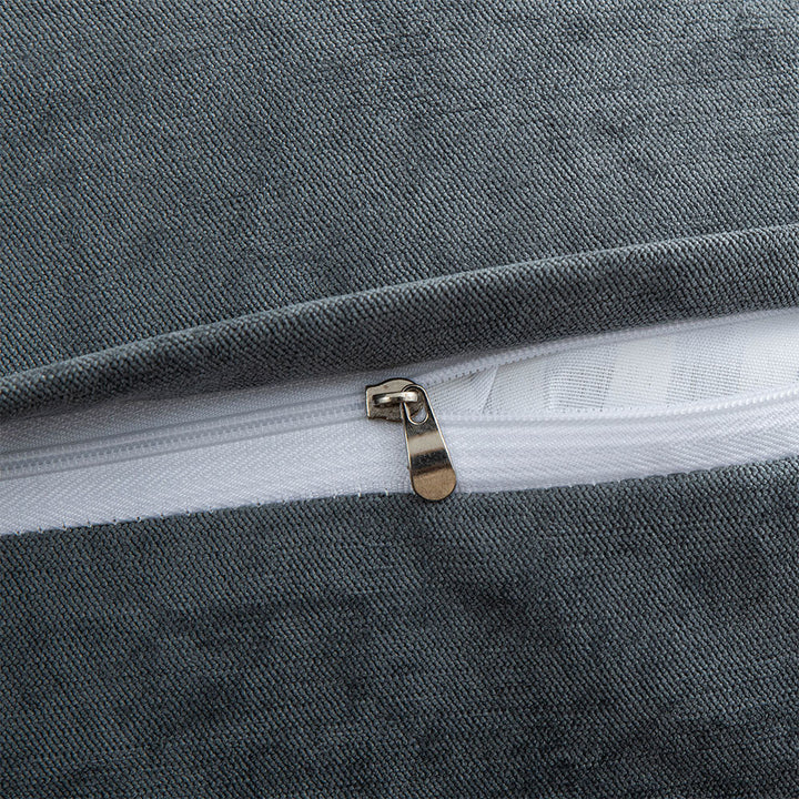 Ergonomic reading pillow in a soft fabric, providing excellent back support for your home comfort.